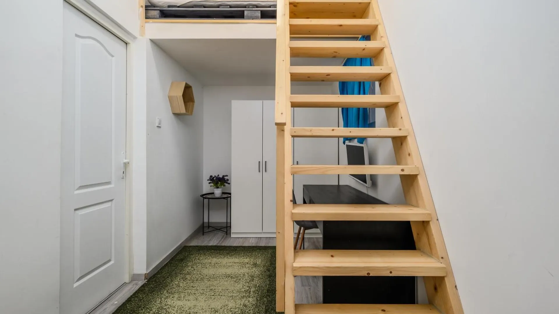 5 Bedrooms Keleti-Home Budapest Hungary